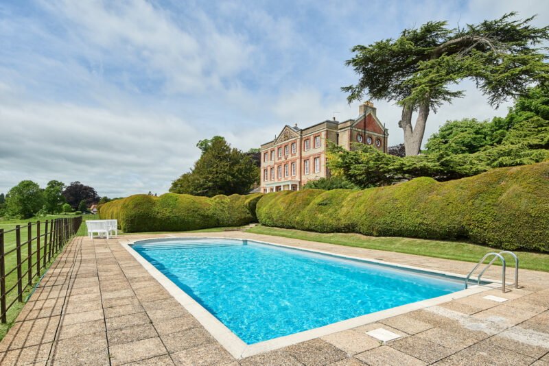 Ardington House onsite swimming pool